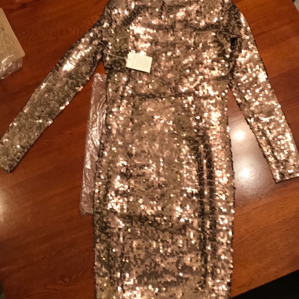 Dress - Picture 4 of 8